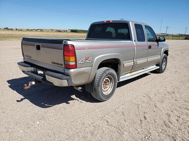 Image of Chevrolet 2500 equipment image 2