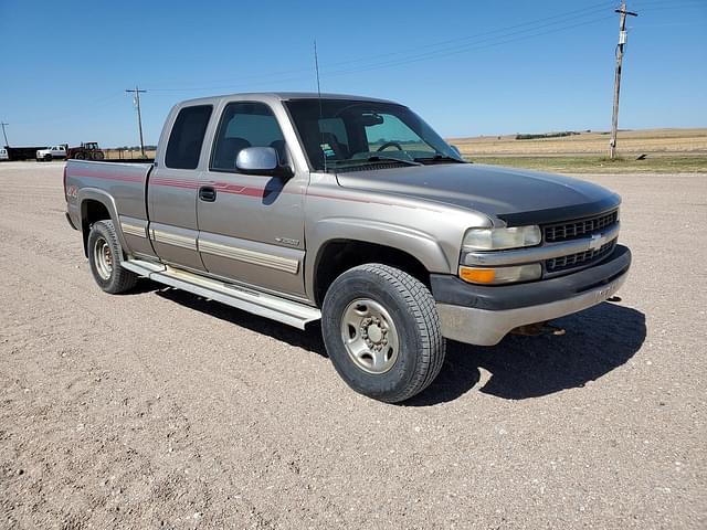 Image of Chevrolet 2500 equipment image 1