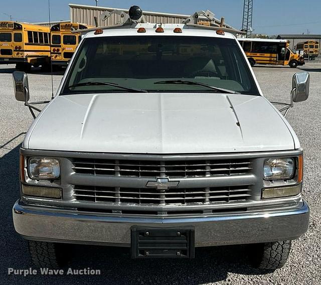 Image of Chevrolet 2500 equipment image 1