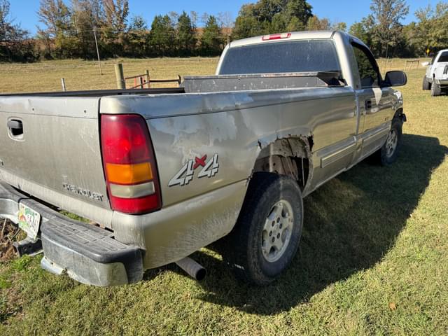 Image of Chevrolet 1500 equipment image 2