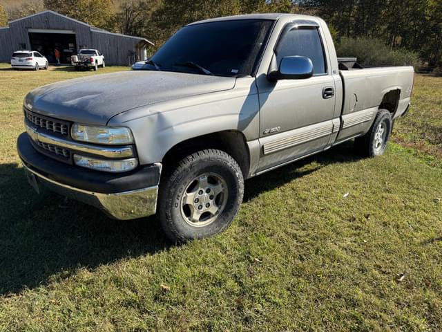 Image of Chevrolet 1500 equipment image 3