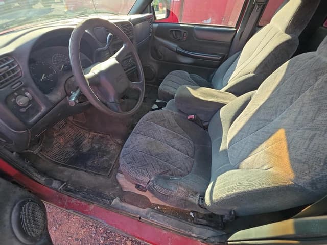 Image of GMC Sonoma equipment image 2