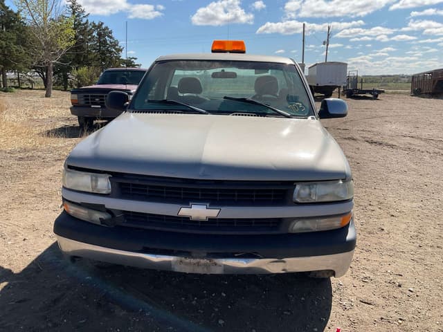 Image of Chevrolet 1500 equipment image 4