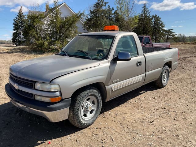 Image of Chevrolet 1500 equipment image 1