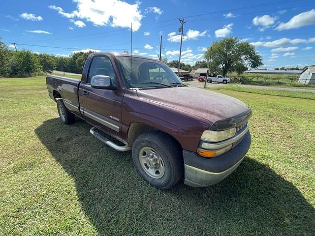 Image of Chevrolet 2500 equipment image 4