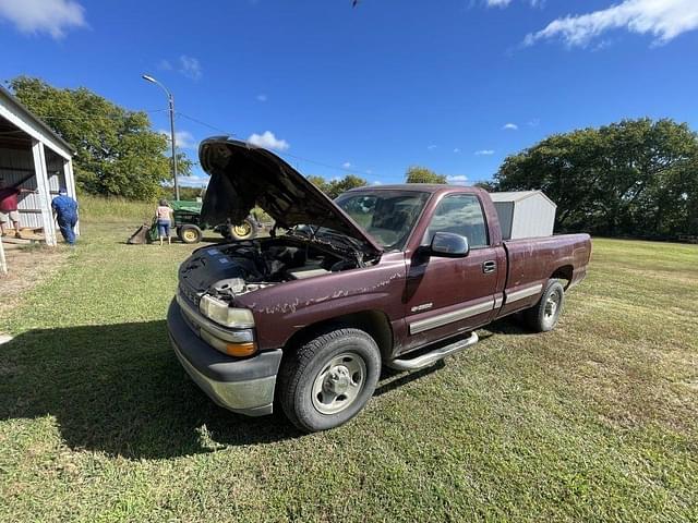 Image of Chevrolet 2500 equipment image 1