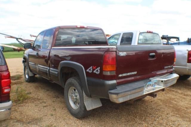 Image of Chevrolet 2500 equipment image 3