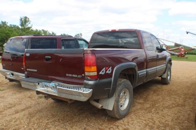 Image of Chevrolet 2500 equipment image 2