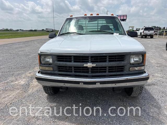 Image of Chevrolet 2500 equipment image 1