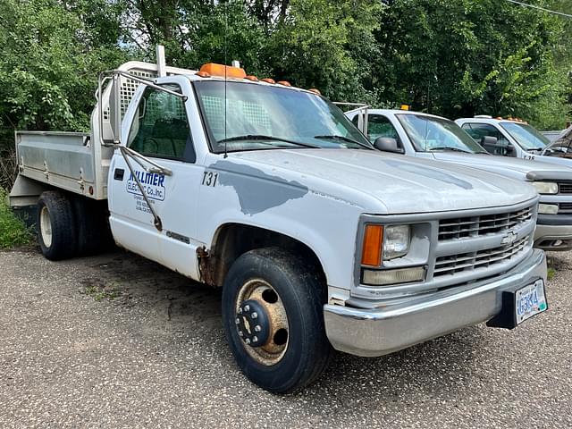 Image of Chevrolet 3500 equipment image 2