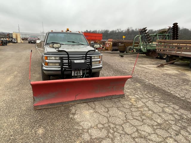 Image of Chevrolet 3500 equipment image 1