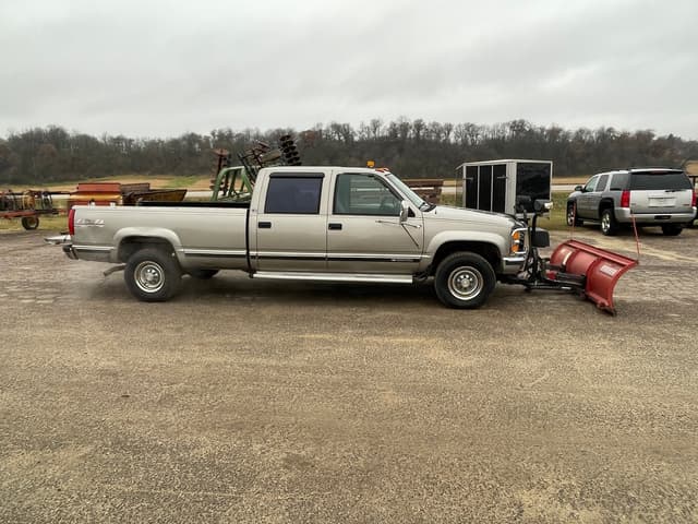 Image of Chevrolet 3500 equipment image 3