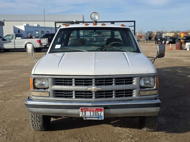 Image of Chevrolet 3500 equipment image 2
