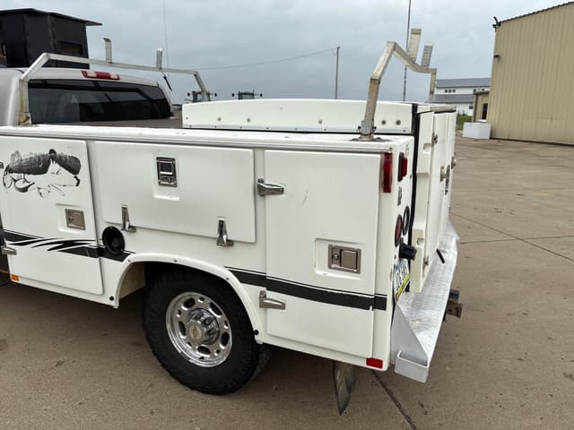 Image of Chevrolet K2500 equipment image 4