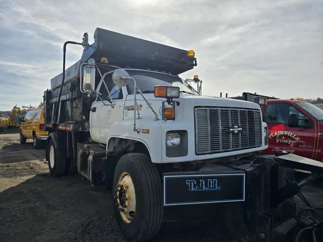 Image of Chevrolet Kodiak equipment image 4