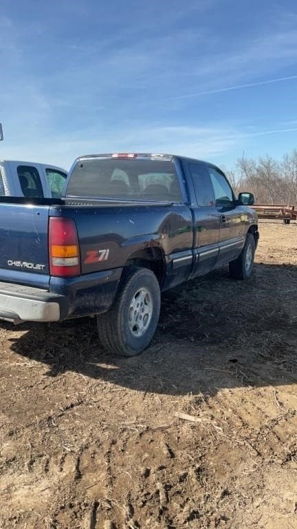 Image of Chevrolet 1500 equipment image 3