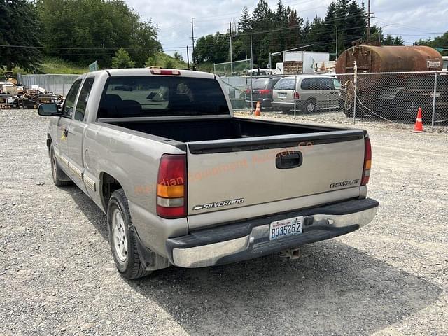 Image of Chevrolet 1500 equipment image 2