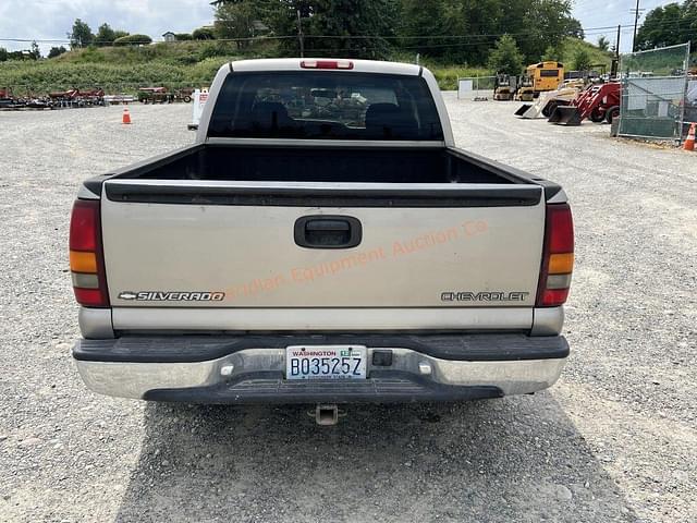 Image of Chevrolet 1500 equipment image 3