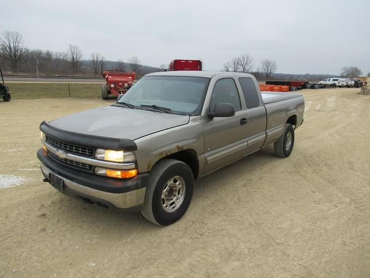 1999 Chevrolet 2500 Equipment Image0