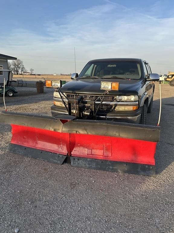 Image of Chevrolet 2500 equipment image 2