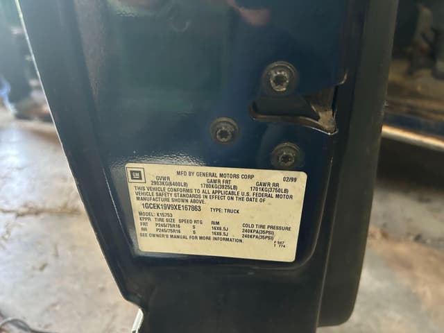 Image of Chevrolet 1500 equipment image 1