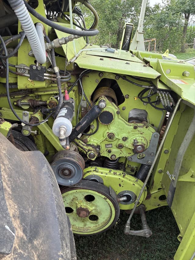 Image of CLAAS Jaguar 880 equipment image 3