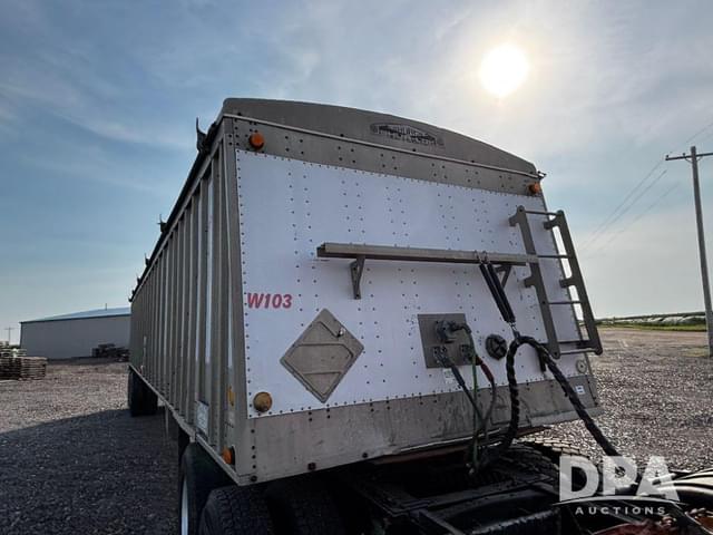Image of Cornhusker 800 equipment image 3