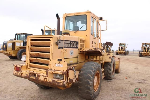 Image of Daewoo Mega 200 III equipment image 2