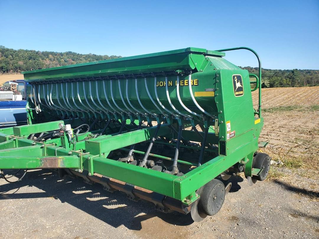Image of John Deere 1560 Image 0