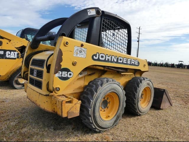 Image of John Deere 250 equipment image 3