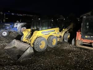 1999 John Deere 250 Image