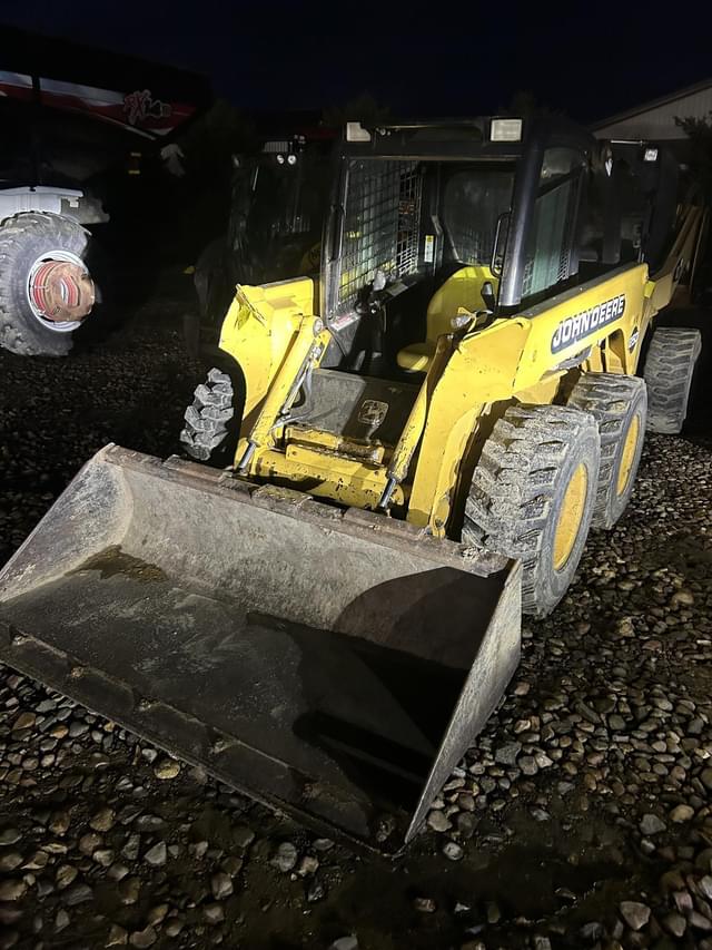 Image of John Deere 250 equipment image 1