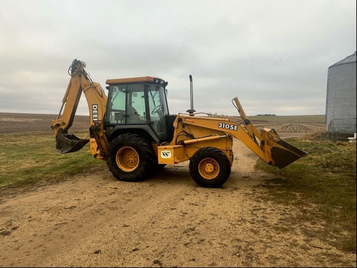 1999 John Deere 310SE Equipment Image0