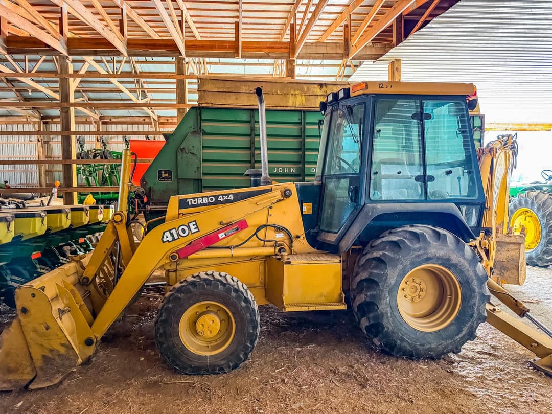 Image of John Deere 410E Image 0