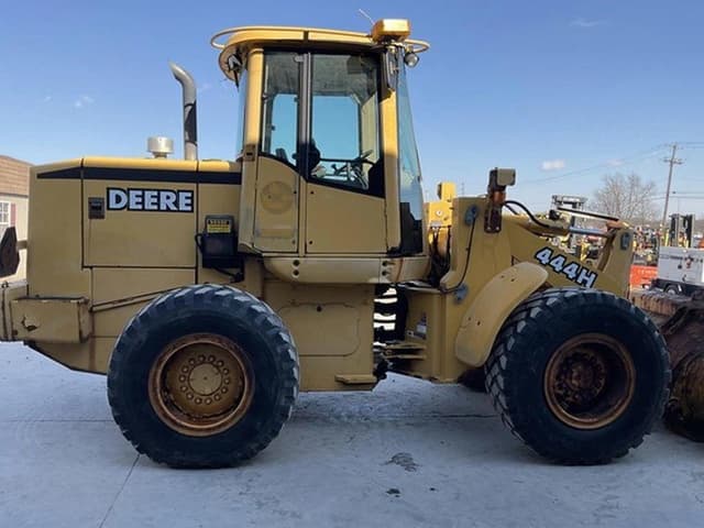 Image of John Deere 444H equipment image 4