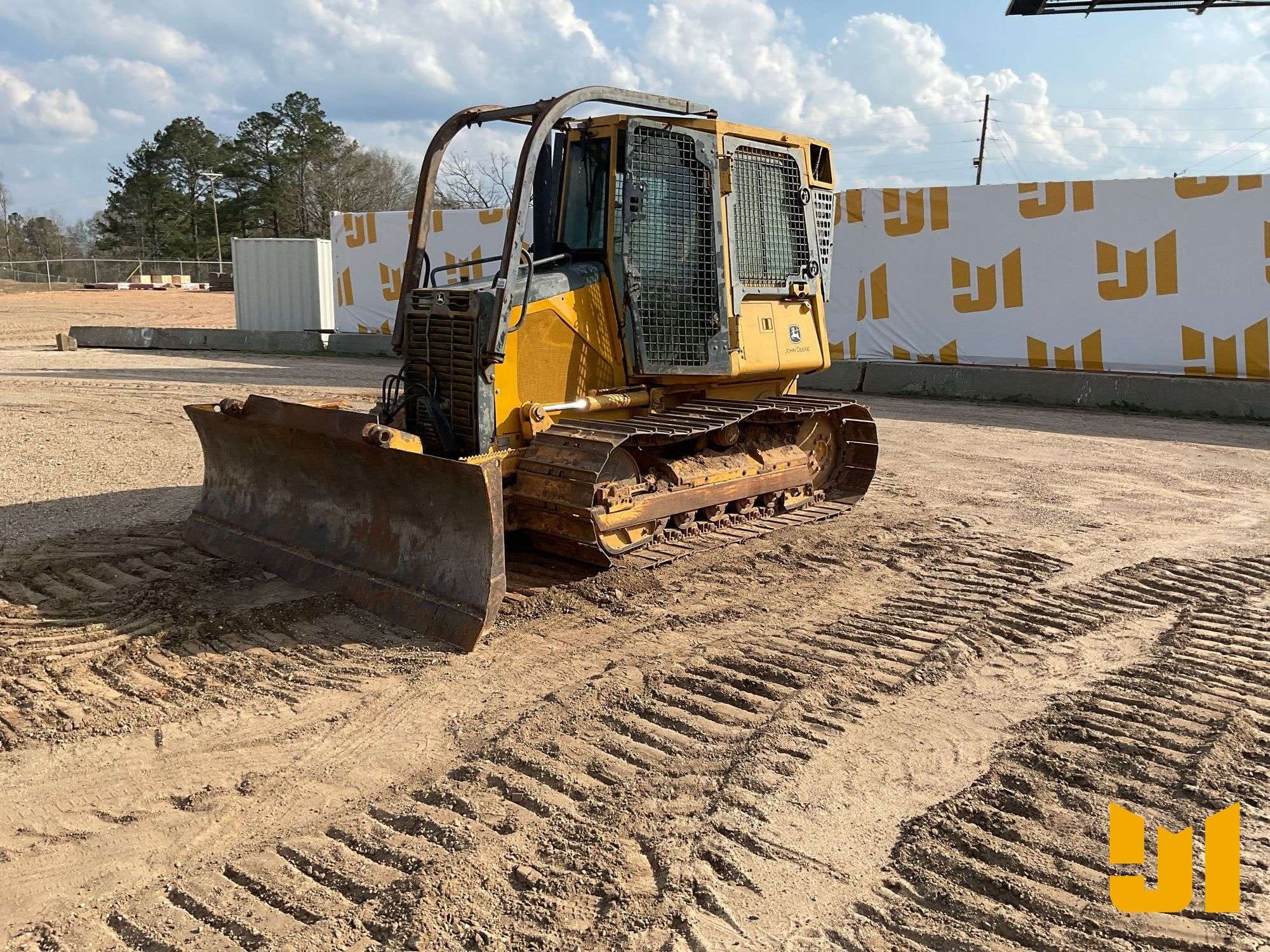 1999 John Deere 450H Equipment Image0