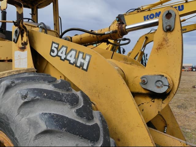 Image of John Deere 544H equipment image 4