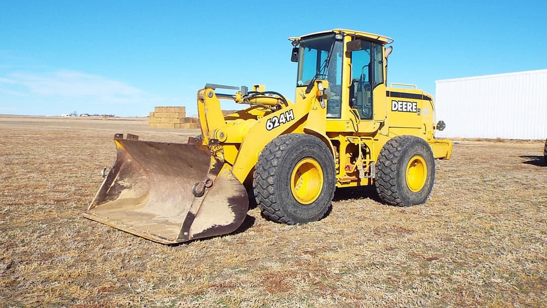 Image of John Deere 624H Primary image