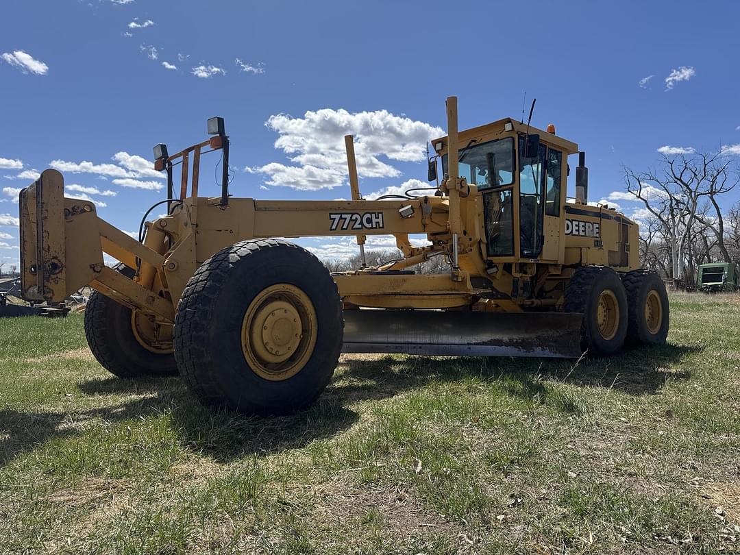 Image of John Deere 772CH Primary image