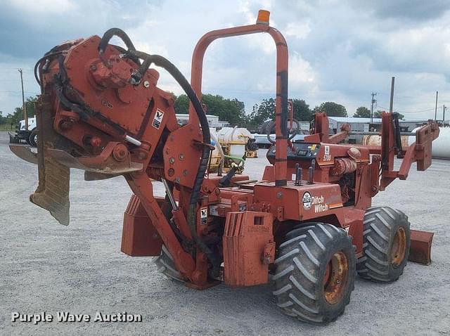 Image of Ditch Witch 5700 equipment image 4