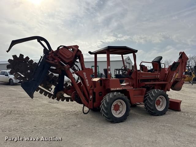 Image of Ditch Witch 8020T equipment image 4