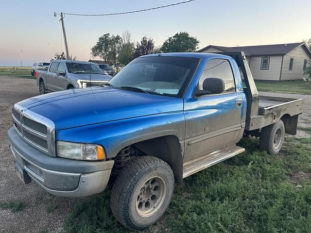 Image of Dodge Ram 2500 equipment image 4