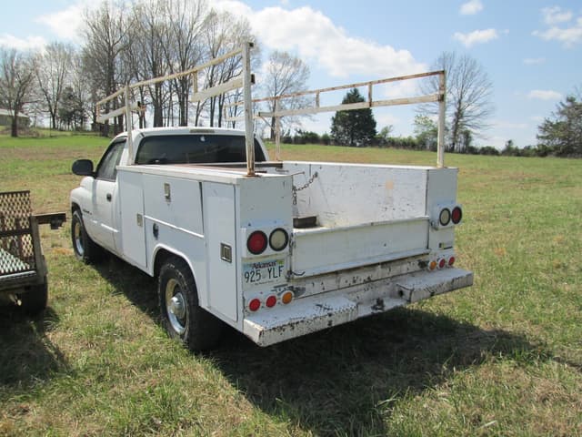 Image of Dodge Ram 2500 equipment image 3