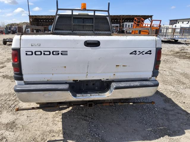 Image of Dodge Ram 2500 equipment image 3