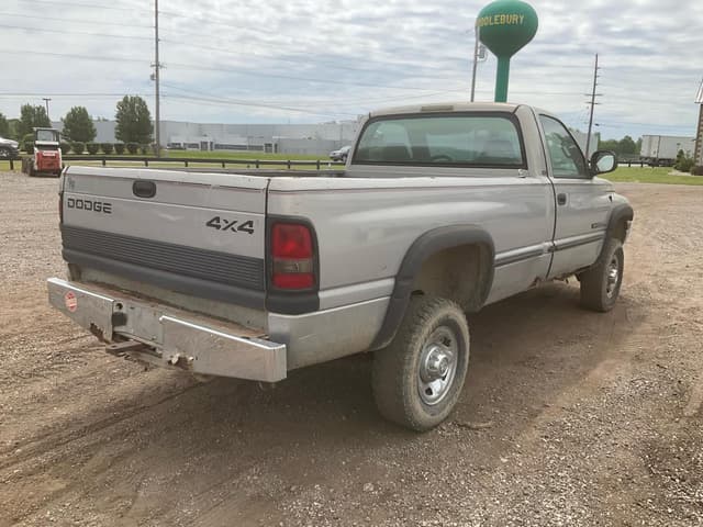 Image of Dodge Ram 2500 equipment image 4