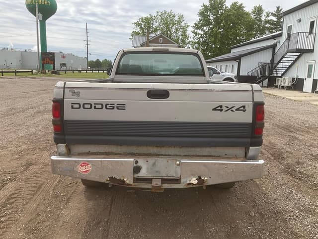 Image of Dodge Ram 2500 equipment image 3