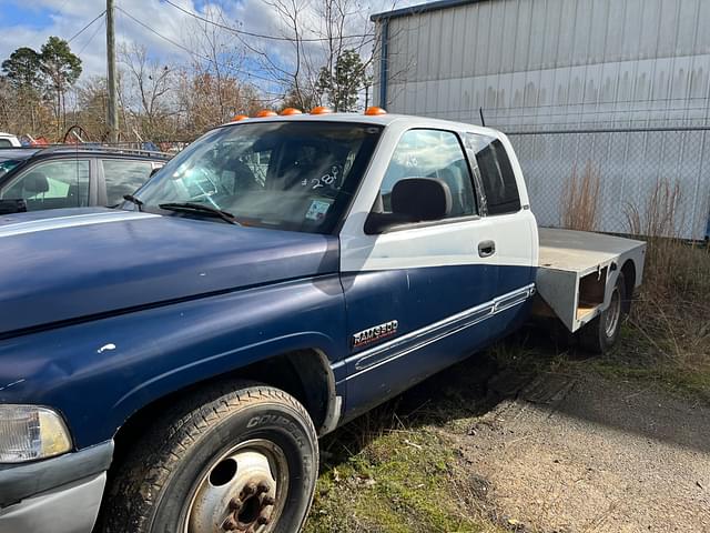 Image of Dodge Ram 3500 equipment image 4