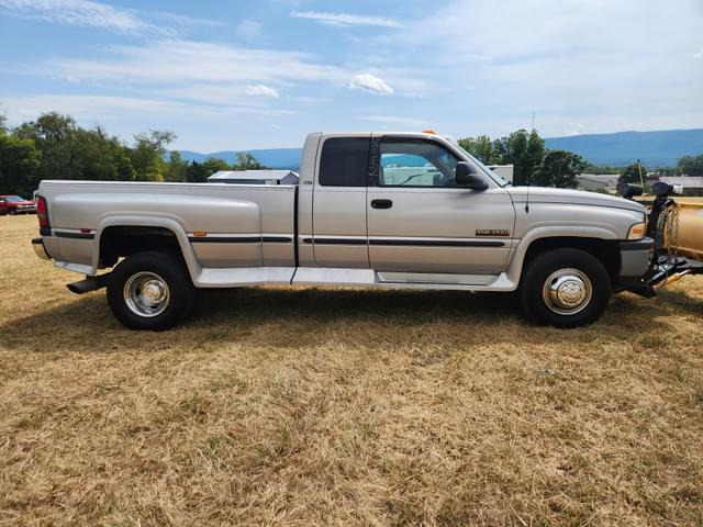 Image of Dodge Ram 3500 equipment image 4