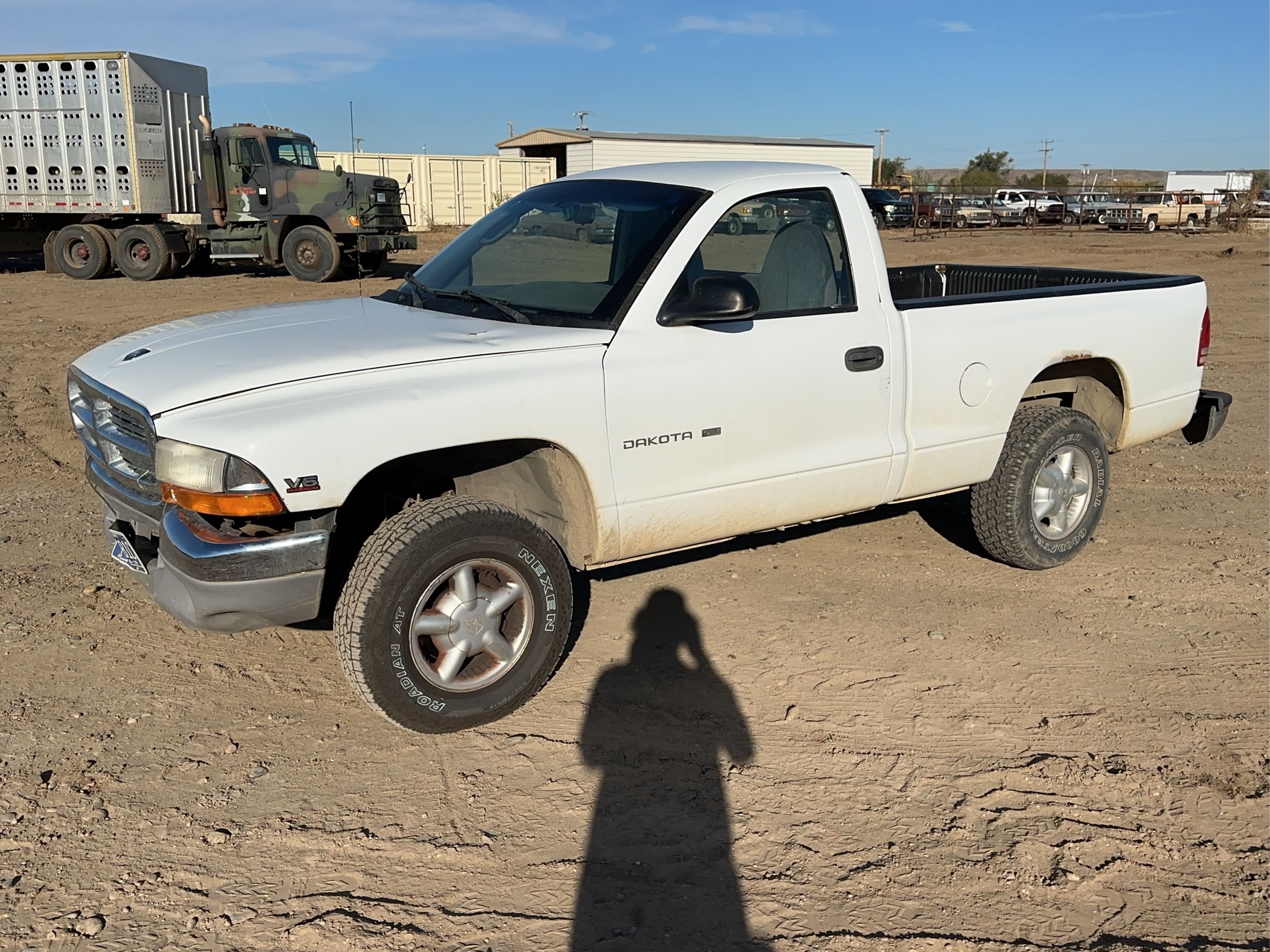 1999 Dodge Dakota Equipment Image0