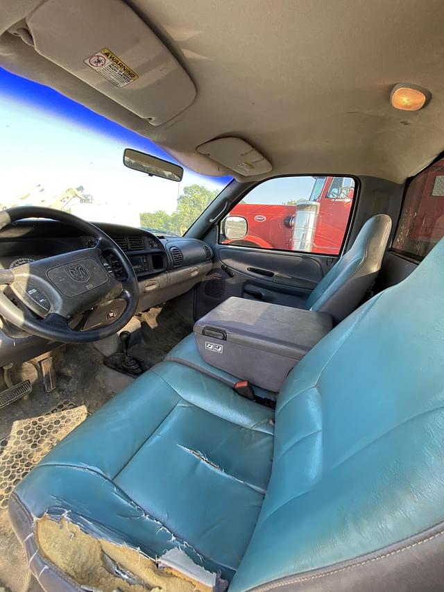 Image of Dodge Ram 1500 equipment image 4